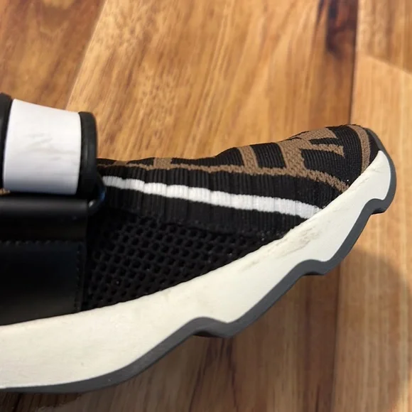 Fendi Sneakers with Box - Picture 6 of 10